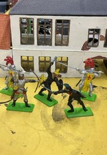 5 X Britains Deetail Medieval