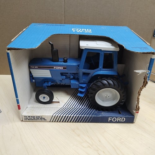 Scale models ford tw - scale, 1/16
