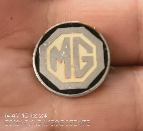 Round pin badge - ,