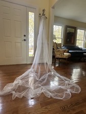 RARE David's Bridal V901
