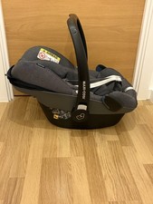 Maxi Cosi Bundle - FamilyFix3 and Pebble Plus Seat