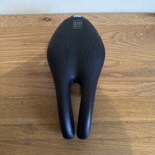 ISM PL 1.1 SADDLE 40 TT TIME TRIAL TRIATHLON SEAT BIKE