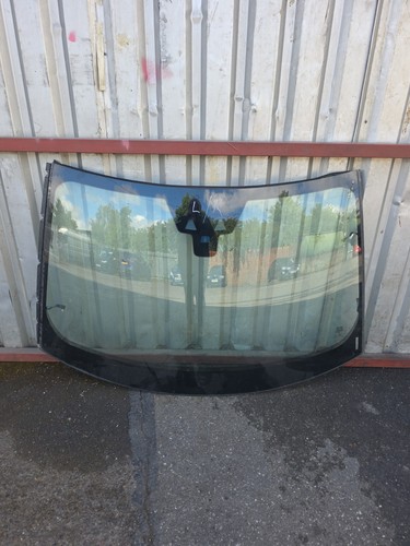 Windscreen front glass - front,