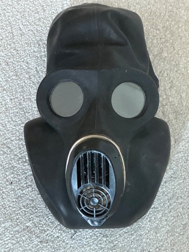 Rubber gas mask black - black, size