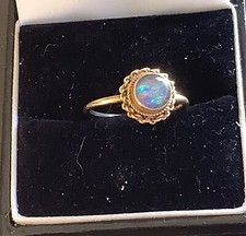 Stunning Ladies 9.375 Gold &