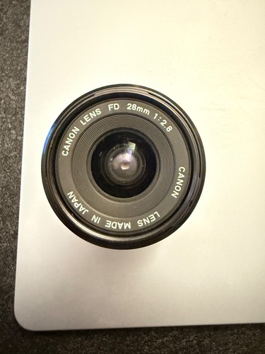 Canon lens 28mm 8 - 28mm, 1:2.8.