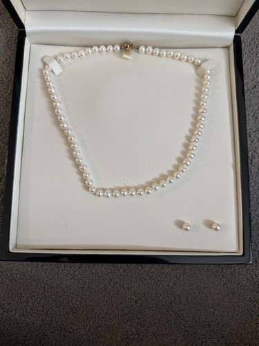 18ct gold cultured freshwater - 18ct,