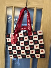 Lulu Guinness,  Lips