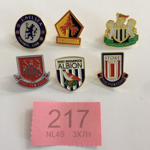 Football badges joblot bundle - badges,