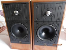 Vintage Celestion 100 speakers. Medium oak finish. Bi-wireable with cables.Boxed