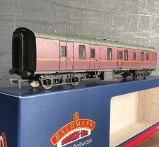 Boxed Bachmann 39-176F BR MK1 Maroon Weathered Coach BG Full Brake OO Gauge
