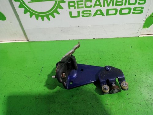 824200c300 hinge nissan serena - 824200c300,