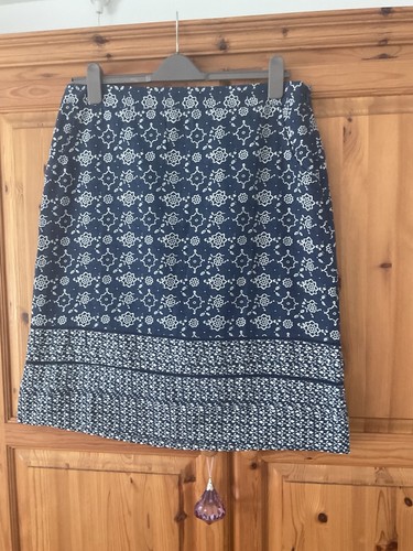 Mantaray knee length skirt - length,