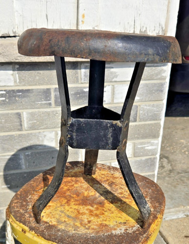 Vtg leg milking stool - leg,