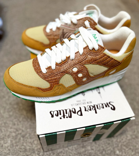 Saucony sneaker politics - saucony,