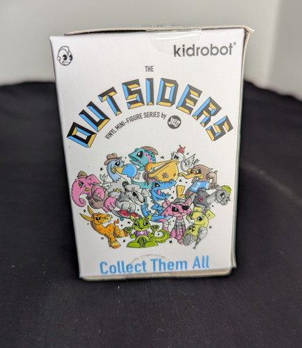 Outsiders kidrobot sealed - outsiders,