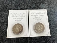 nice lot 2 x five pound coin