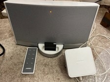 Bose Portable White Sounddock System. Good Condition and Perfect Working Order.