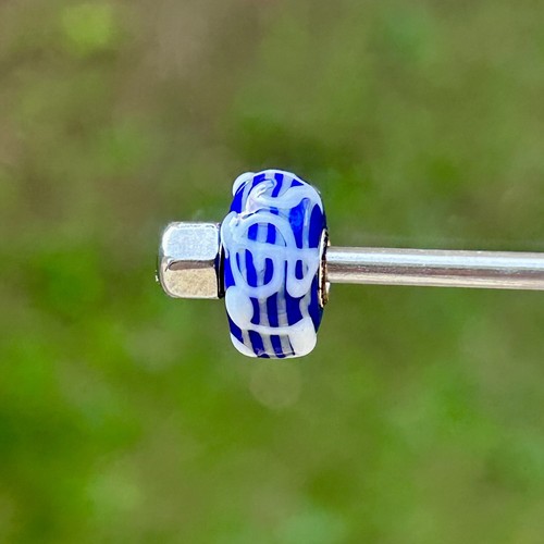 Authentic genuine trollbeads