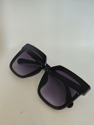 Chanel sunglasses black gold - chanel,