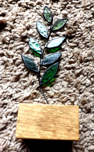 Stained glass sculpture - , leaves