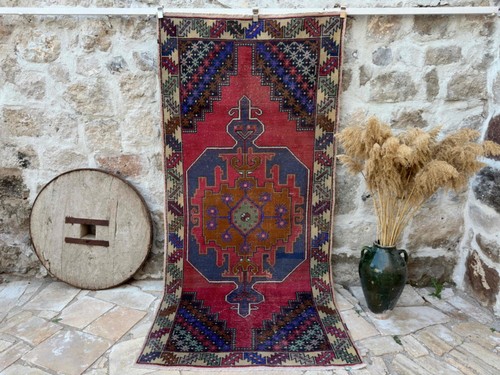Hand woven area carpet - carpet, 4x9