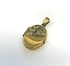 9 ct Gold Oval Patterned