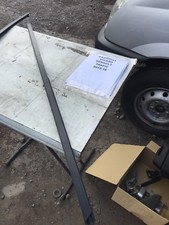 VAUXHALL VIVARO TRAFFIC DRIVERS OS WINDOW SPLITER GUIDE RAIL 2014-2018