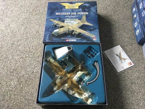 Corgi 144 lockheed - corgi, hercules