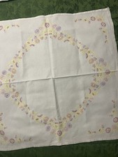 Vintage Hand Embroidered Linen Tablecloth Daises Pattens 31” 31”