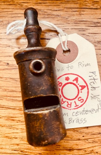 Round pea whistle stop hole - round,