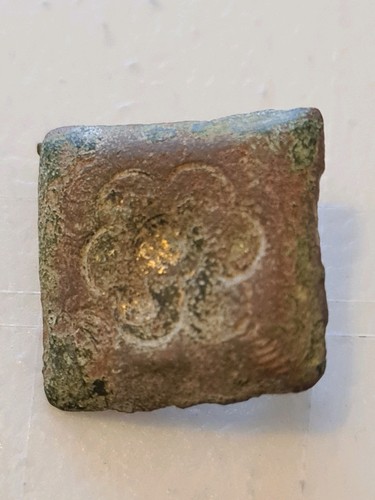 Post medieval belt mount - post,
