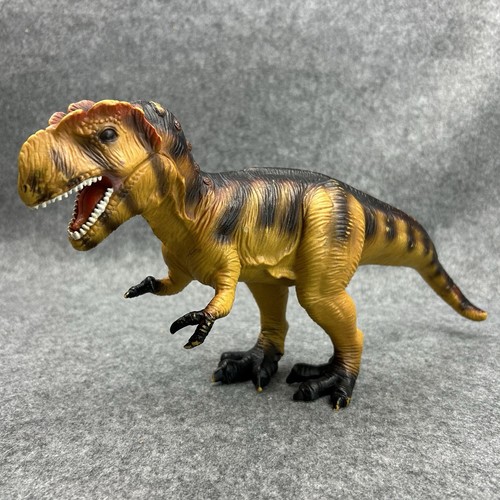 Large dinosaur tyrannosaurus - dinosaur, t
