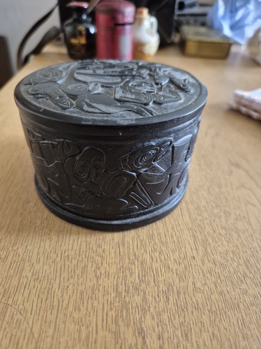 Boma inuit art trinket box - inuit,