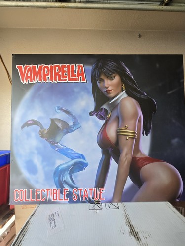 Vampirella scale statue - 1:3,