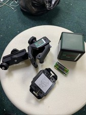 Bosch Cross line Laser Quigo with Universal clamp MM 2 (Easy and Precise Aligned