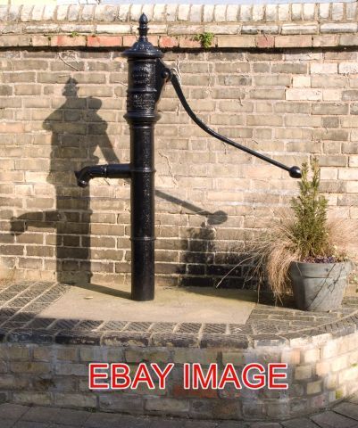 Photo linton village - pump, the