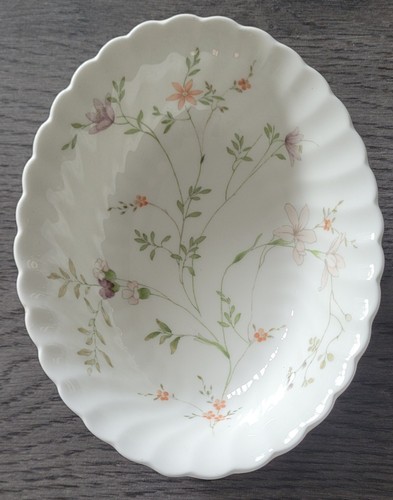 Wedgwood oval trinket - trinket, in
