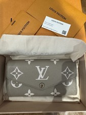 Louis Vuitton Zippy Wallet