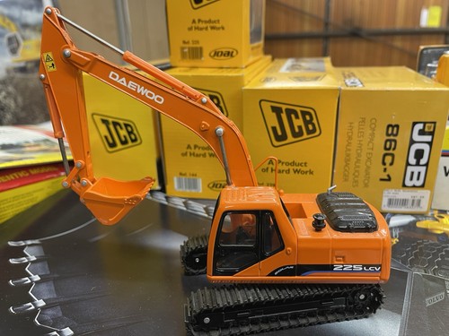 Daewoo 225 excavator - 225, model