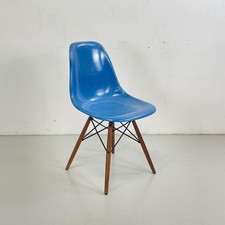 EAMES DSW CHAIR HERMAN MILLER WALNUT DOWEL BASE 50s 60s COBALT BLUE #4623