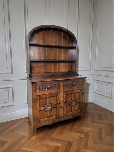 Antique style oak - an,