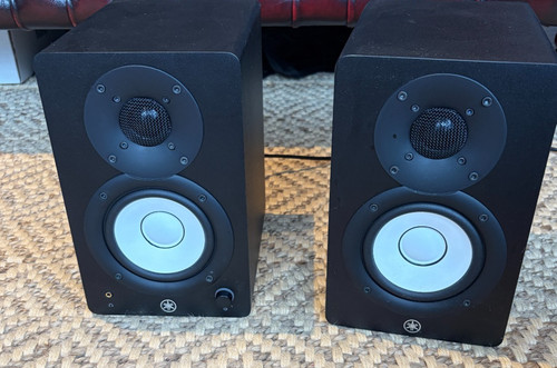 Black yamaha hs4 - hs4, active