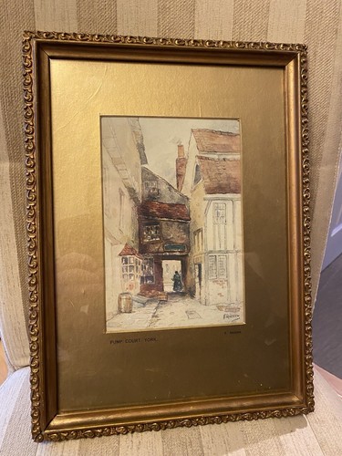 Pump court york - pump, gilt