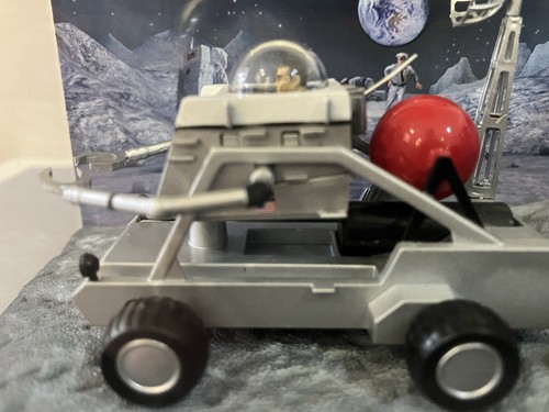 James bond moon - bond, buggy
