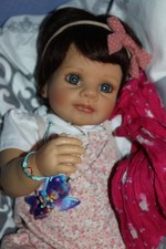 Lyssi by Tuzio Ross, look into