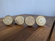 Set of 4 wooden door knobs