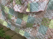 Floral Quilted Patchwork Quilt With Shams 260x240cm