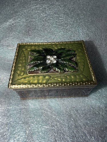 Small vintage enameled - small, metal