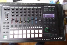 Roland MC707 GROOVEBOX